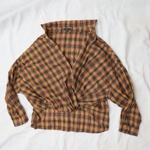 SHEIN Off-Shoulder Plaid Crop Button Up Top Size 4XL. In excellent condition!